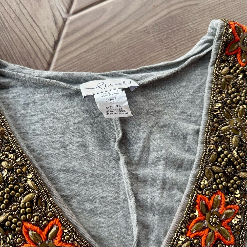 Ludi Gray Dolman Sleeve Oversized Embellished V-Neck Top - Size XS 🌟 - Picture 2 of 9